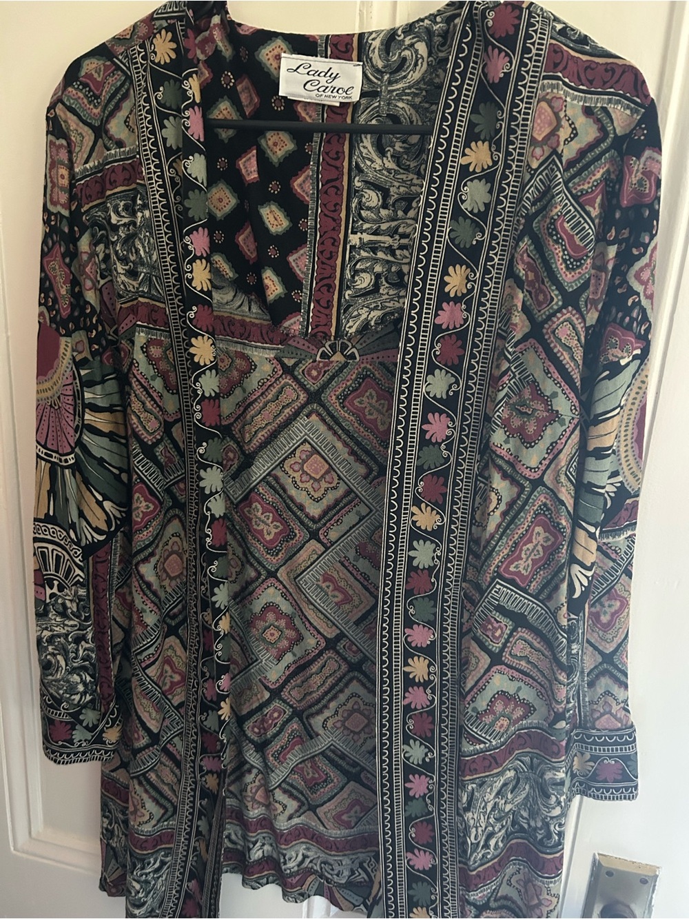 Carolee Multicolor Long Sleeve Patterned Tunic โ Black, Pink, Green, Cream